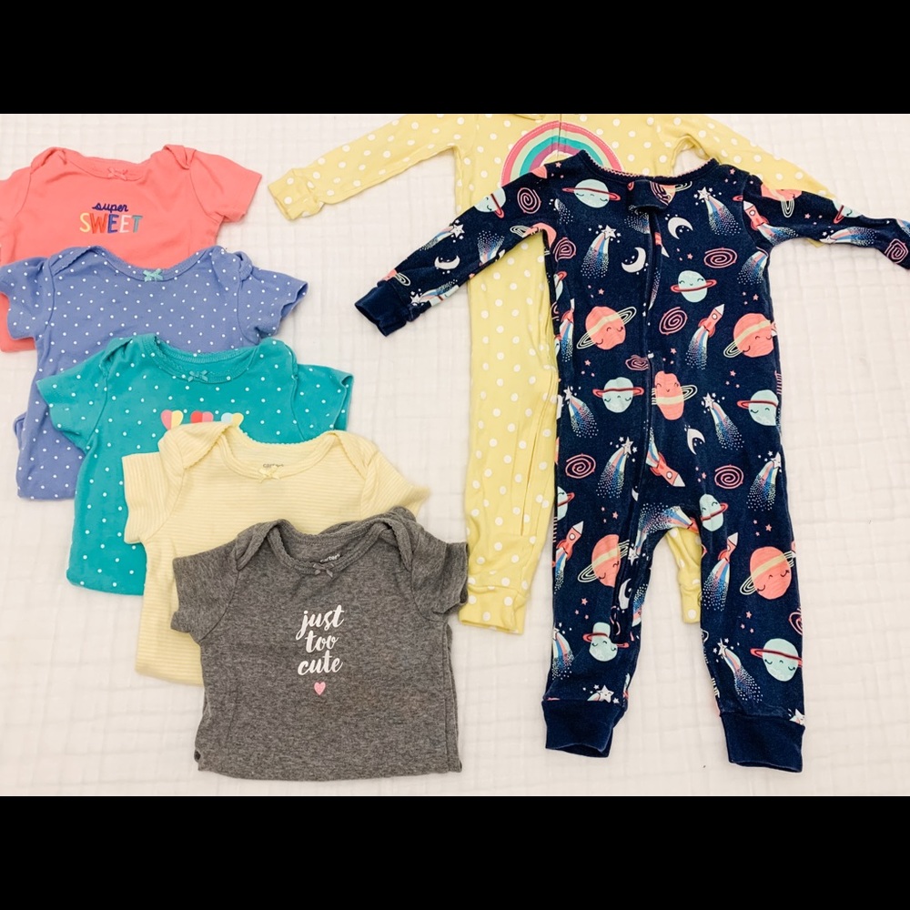Baby Girl Carter’s Clothing Bundle (6 to 9 months)